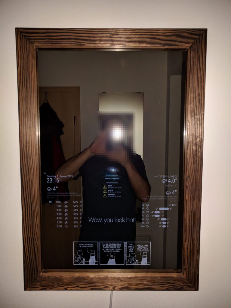 MagicMirror Frontansicht mit Blitzlicht