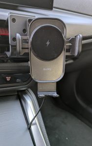 Auckly Smartphonehalterung mit Induktion und Motor